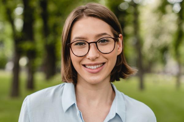 Choosing The Right Cosmetic Dental Services For Your Smile Goals